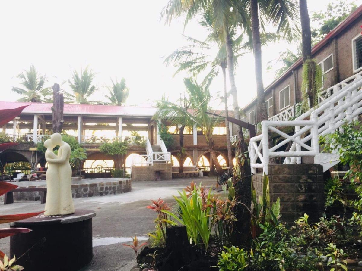 Sunbloom Beachfront Hotel And Restaurant Zambales Sinabacan المظهر الخارجي الصورة