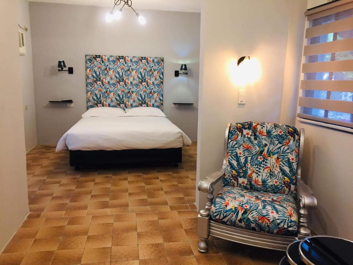 Sunbloom Beachfront Hotel And Restaurant Zambales Sinabacan المظهر الخارجي الصورة