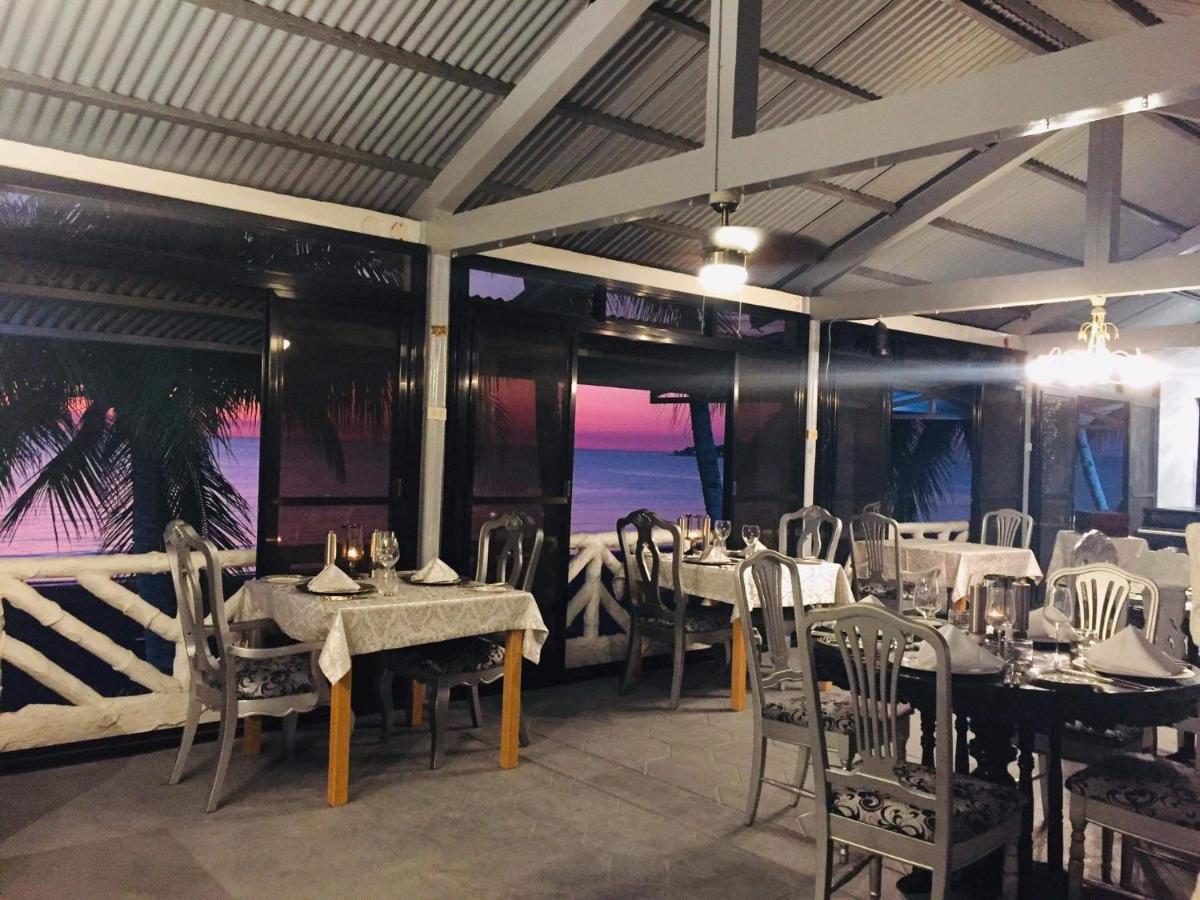 Sunbloom Beachfront Hotel And Restaurant Zambales Sinabacan المظهر الخارجي الصورة
