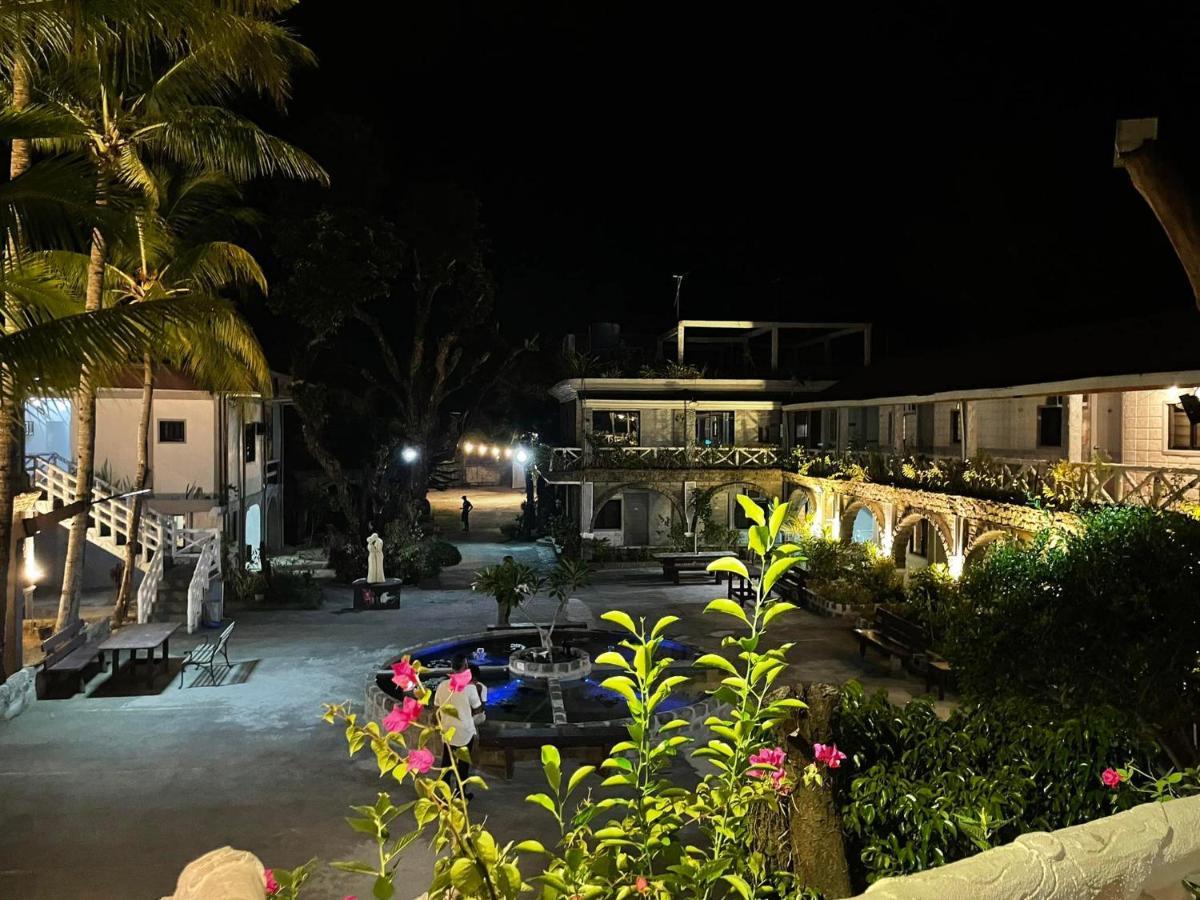 Sunbloom Beachfront Hotel And Restaurant Zambales Sinabacan المظهر الخارجي الصورة